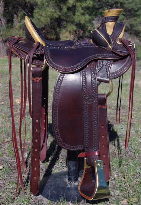 Stock Saddle Dark Oiled Antiqued 15" Stock Saddle Dark Oiled Antiqued 15"