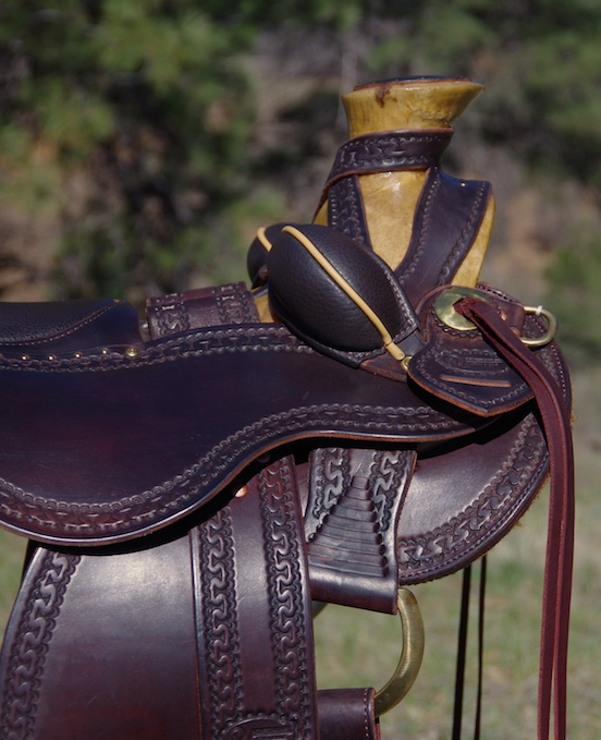 Stock Saddle Dark Oiled Antiqued 15" Stock Saddle Dark Oiled Antiqued 15"