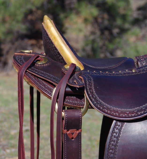 Stock Saddle Dark Oiled Antiqued 15" Stock Saddle Dark Oiled Antiqued 15"