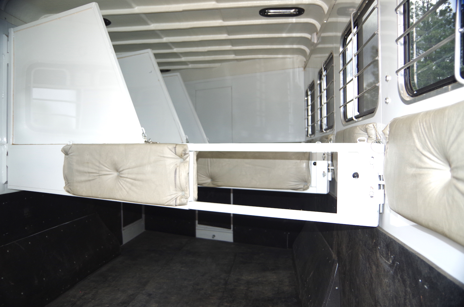 LQ 4 Horse Trailer For Sale LQ 4 Horse Trailer For Sale